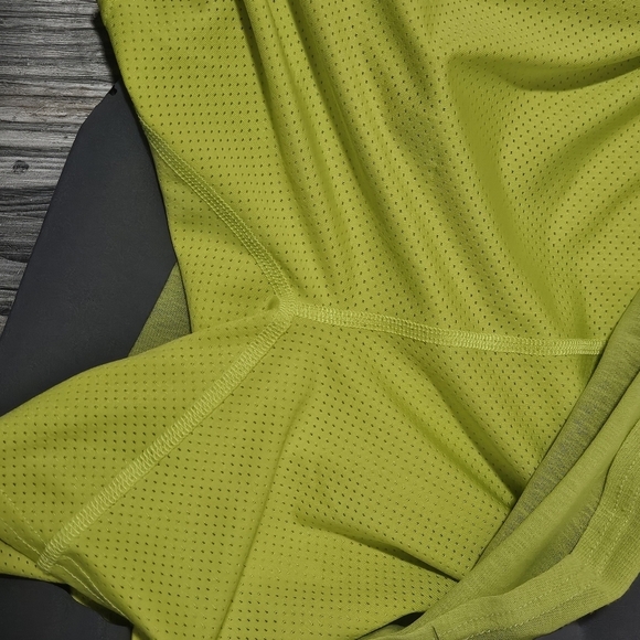 Title Nine skort size small Gray and neon Yellow cutout design - Picture 7 of 10